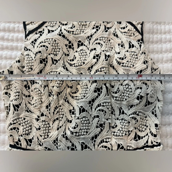 Maeve Anthropologie Ivory Black Lace
Peplum Top Size 2 - Picture 5 of 8